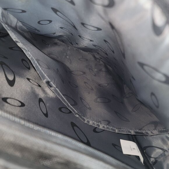 Oakley Tactical Field Gear Camouflage Black Messenger Bag Casual Outdoors - Picture 4 of 11